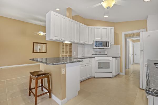 Magnolia Bay, 5013 Magnolia Bay Cir, Palm Beach Gardens, Florida 33418, image 2