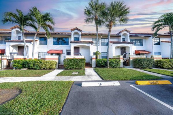 Lincoln Square, 205 Lincoln Ct, Deerfield Beach, Florida 33442, image 1