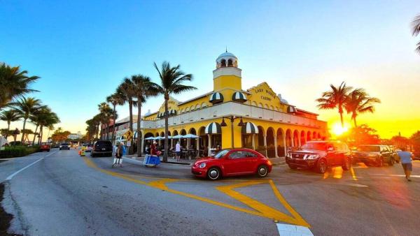Ken Lee Gardens, 1430 S Lakeside Dr #16, Lake Worth Beach, Florida 33460, image 1