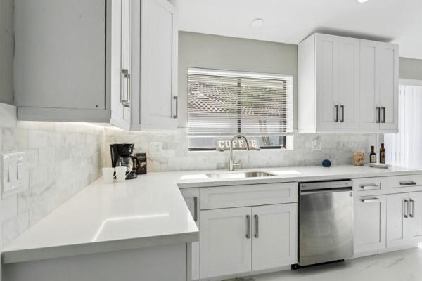 Citrus Glen, 139 Executive Cir, Boynton Beach, Florida 33436, image 2