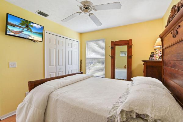 Indian River Estates, 5013 Palmetto Dr, Fort Pierce, Florida 34982, image 1