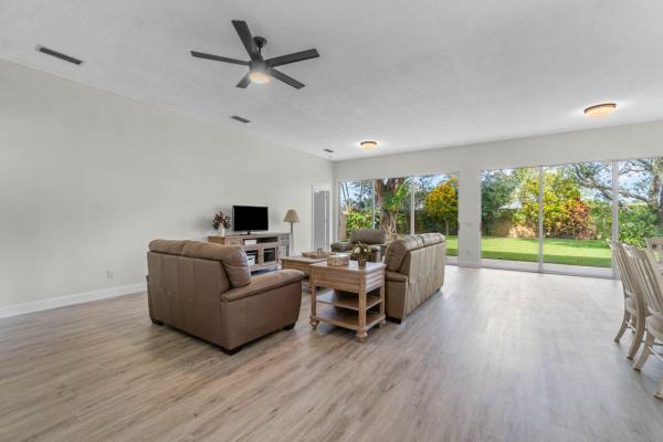Garden Oaks, 8719 Wakefield Dr, Palm Beach Gardens, Florida 33410, image 1
