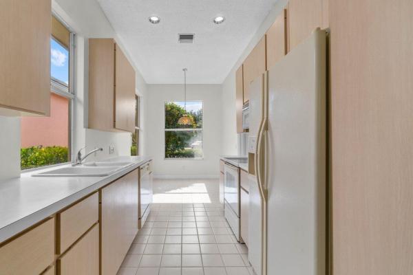 Garden Oaks, 8719 Wakefield Dr, Palm Beach Gardens, Florida 33410, image 1