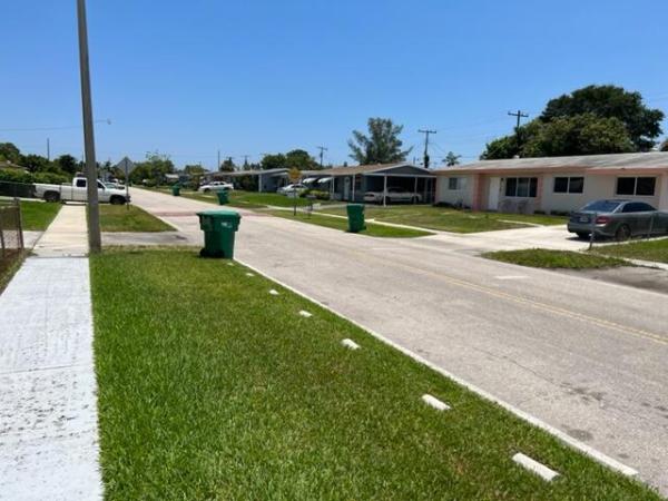 Park Manor, 340 W 16th Way, Riviera Beach, Florida 33404, image 2