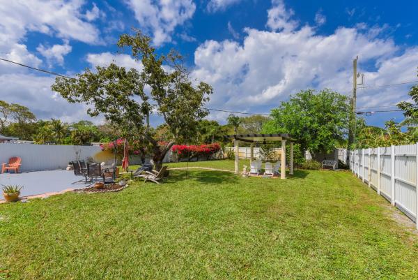 Country Club Park, 1029 Macy St, West Palm Beach, Florida 33405, image 1