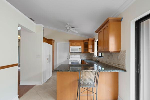 Citrus Glen, 168 Executive Cir, Boynton Beach, Florida 33436, image 2