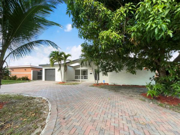 Miramar Isles, 6765 Ixora Dr, Miramar, Florida 33023, image 2