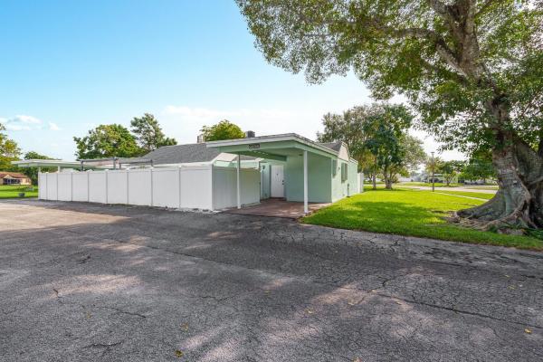Greenhouse Of Boca, 9205 SW 5th St #B, Boca Raton, Florida 33428, image 1