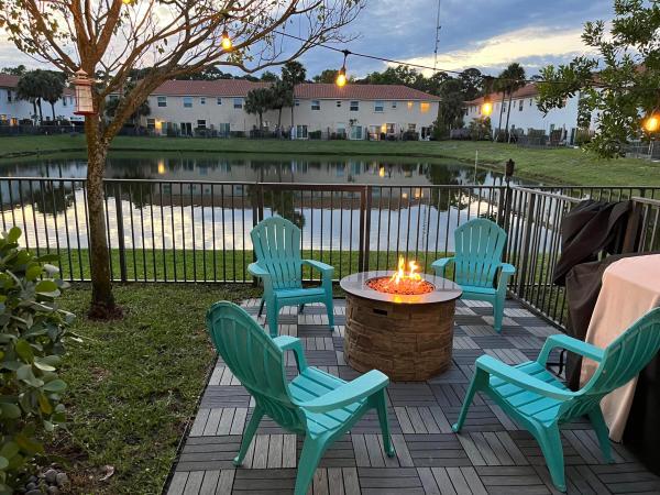 Charleston Commons, 4327 Braxton Ave, West Palm Beach, Florida 33417, image 2