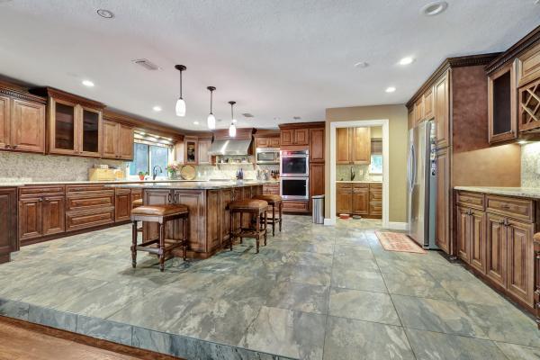 Pinewood Manor Of Wellington, 13971 Ishnala Cir, Wellington, Florida 33414, image 2