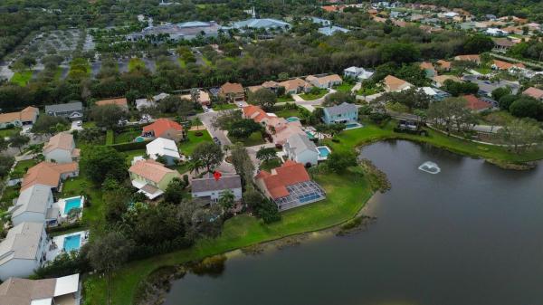 Gardens Hunt Club, 1005 Pine Lake Cir, Palm Beach Gardens, Florida 33418, image 1