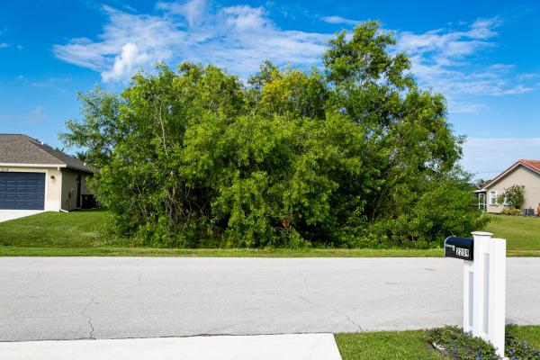 Sandhill Crossing, 2212 SE Charleston Dr, Port St. Lucie, Florida 34952, image 1