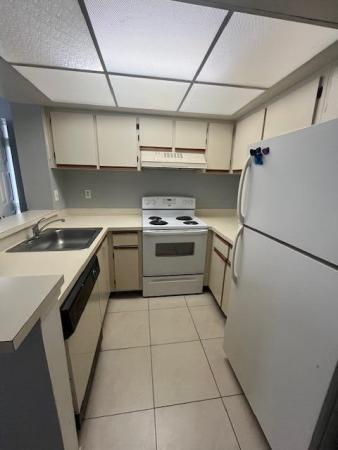Bella Lago Vista At Clear Lake Club, 738 Executive Center Dr #23, West Palm Beach, Florida 33401, image 2