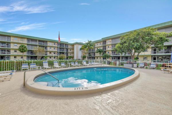 Hampton Gardens, 806 SE 7th St #408, Deerfield Beach, Florida 33441, image 1