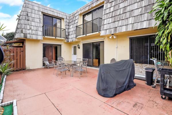 Springdale, 1002 Springdale Ct Ct, Palm Springs, Florida 33461, image 1