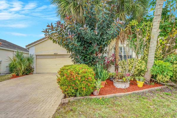 The Estates At Oak Hamlet, 10723 Hidden Bend Way, Wellington, Florida 33414, image 3