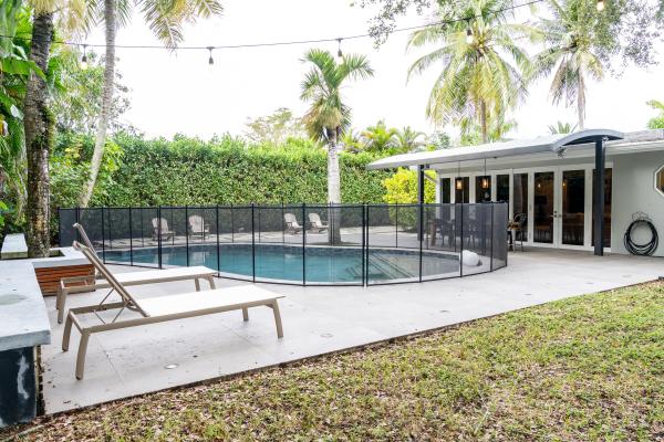 Andrews & Bigman, 7480 SW 117th St, Pinecrest, Florida 33156, image 1