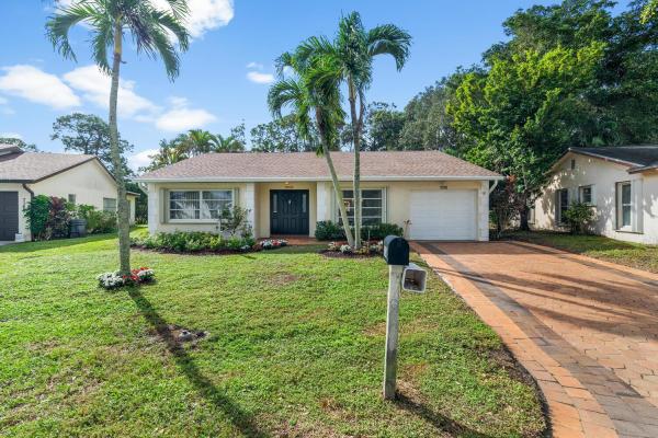 Lucerne Lakes North, 7176 Pine Bluff Dr, Lake Worth Beach, Florida 33467, image 1