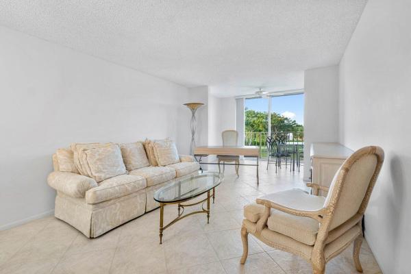 Huntington Lakes 2, 7145 Huntington Ln #402, Delray Beach, Florida 33446, image 2