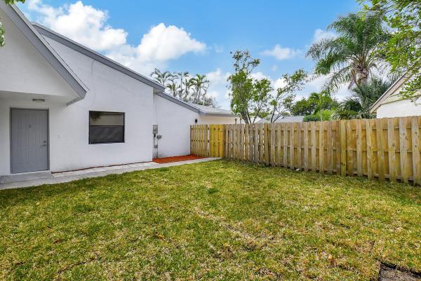 6 Baytree Cir, Boynton Beach, Florida 33436, image 2