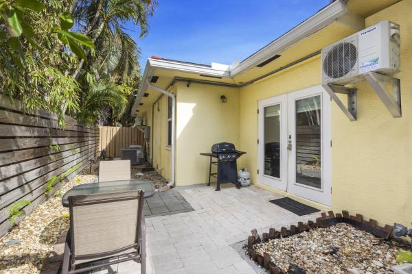 North Shore Terrace, 210 35th St, West Palm Beach, Florida 33407, image 1