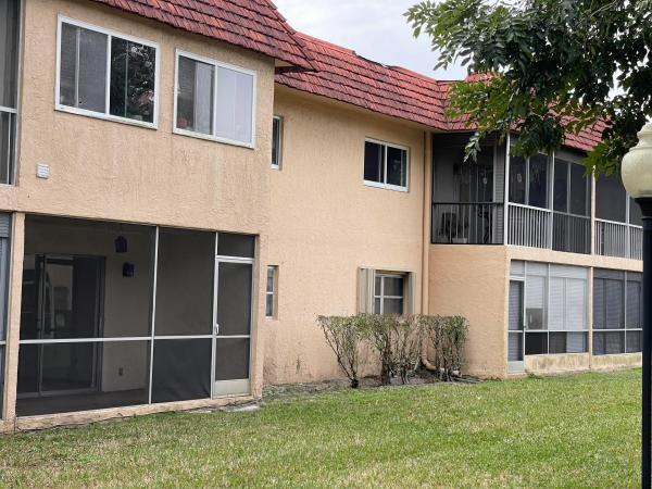 Sandalfoot Squire, 9354 SW 3rd St #605, Boca Raton, Florida 33428, image 2