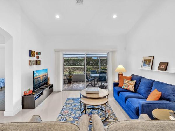 Floral Lakes, 6090 Lake Hibiscus Dr, Delray Beach, Florida 33484, image 2