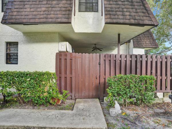 Willow Wood Townhomes, 7813 Tam Oshanter Blvd, North Lauderdale, Florida 33068, image 1