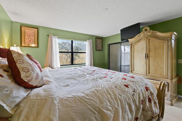 Lone Pine Estates, 301 Canterbury Dr W, Riviera Beach, Florida 33407, image 3