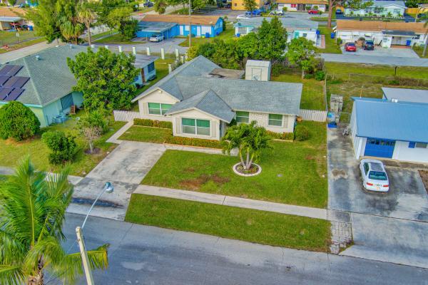 Park Manor, 580 W 37th St, Riviera Beach, Florida 33404, image 2