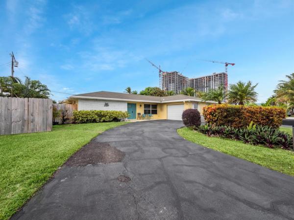 Riviera Shores, 3651 Palm Dr, Riviera Beach, Florida 33404, image 1