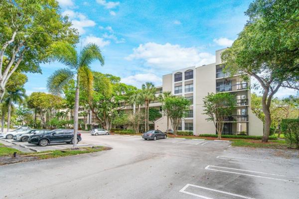 Lakeside At Delray, 2025 Lavers Cir #D111, Delray Beach, Florida 33444, image 1