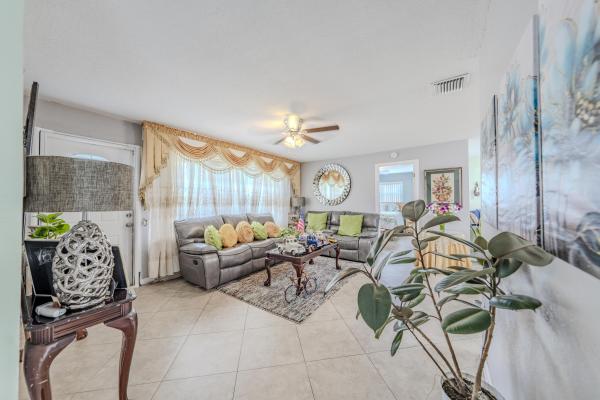 Lake Belvedere Estates, 5646 Sarazen Dr, West Palm Beach, Florida 33413, image 3