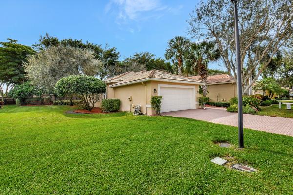 Valencia Pointe, 6754 Watertown Dr, Boynton Beach, Florida 33437, image 2