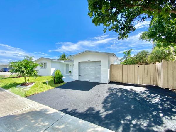 Montez Gardens, 500 SW 3rd Ave, Boca Raton, Florida 33432, image 1