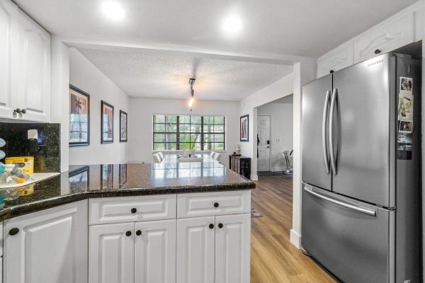 Weybridge Townhomes, 112 Weybridge Cir #D, Royal Palm Beach, Florida 33411, image 3