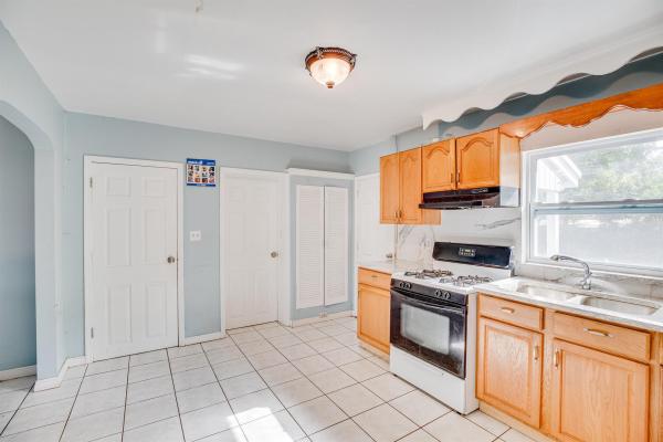 Pinewood, 1108 Mayflower Rd, Fort Pierce, Florida 34950, image 1