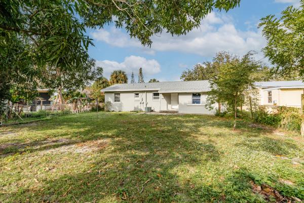 Pinewood, 1108 Mayflower Rd, Fort Pierce, Florida 34950, image 2