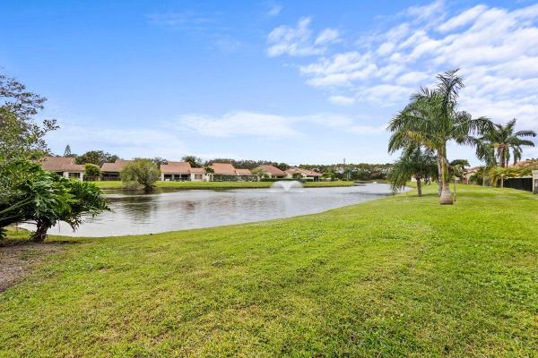 Saratoga Pointe, 2800 Gettysburg Ln, West Palm Beach, Florida 33409, image 2