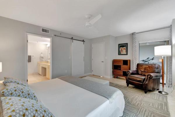 Huntington Pointe, 6269 Pointe Regal Cir #102, Delray Beach, Florida 33484, image 2