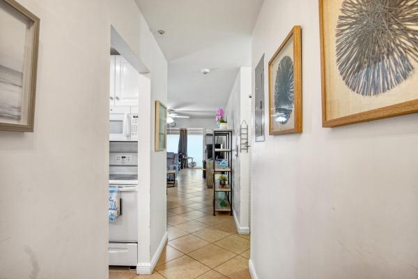 Camelot Village, 6689 Moonlit Dr, Delray Beach, Florida 33446, image 3