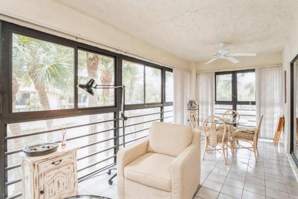 Aspen Glen At Indian Spring, 11210 Aspen Glen Dr, Boynton Beach, Florida 33437, image 2