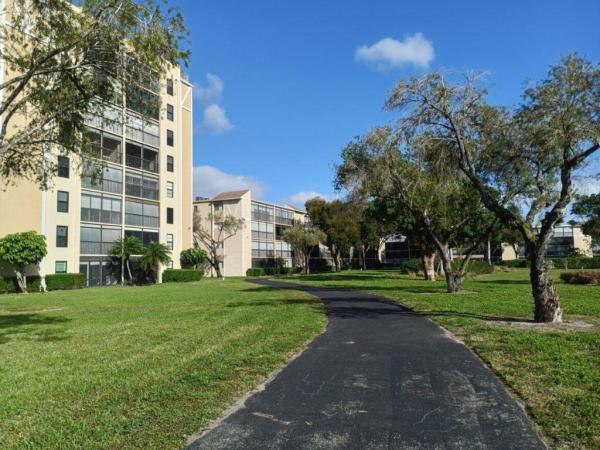 Huntington Lakes 3, 14426 Amberly Ln #103, Delray Beach, Florida 33446, image 1