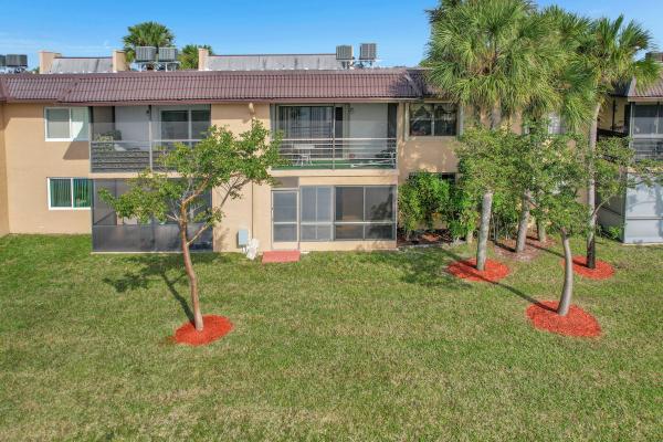 Golden Lakes Village, 130 Lake Nancy Dr #106, West Palm Beach, Florida 33411, image 2