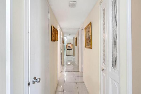 Bonavida, 20100 W Country Club Dr #603, Aventura, Florida 33180, image 3