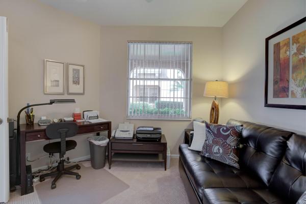 Legends, 137 Legendary Cir, Palm Beach Gardens, Florida 33418, image 2