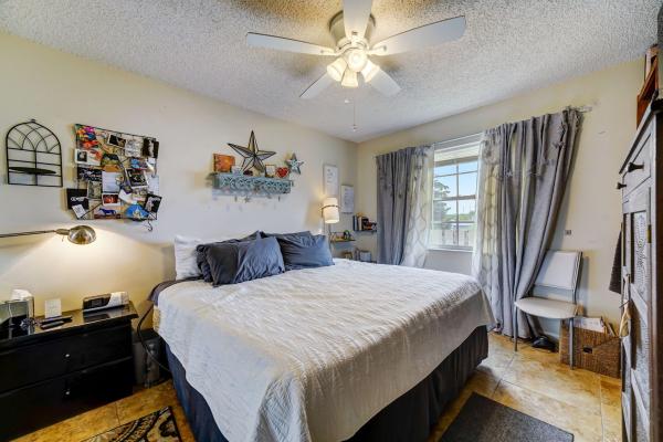 Schroeders, 1411 Kilgore Ln, Lake Worth Beach, Florida 33460, image 1