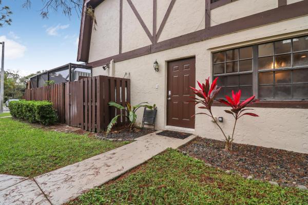 Weybridge Townhomes, 113 Weybridge Cir #B, Royal Palm Beach, Florida 33411, image 1