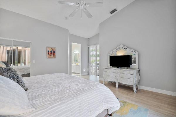 Bermuda Isle At Aberdeen, 8247 Horseshoe Bay Rd, Boynton Beach, Florida 33472, image 1