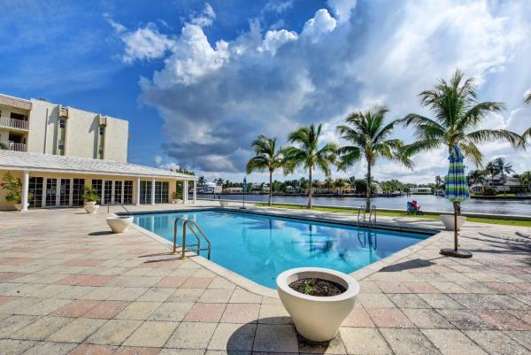 Bermuda Cay, 611 E Woolbright Rd #205, Boynton Beach, Florida 33435, image 1